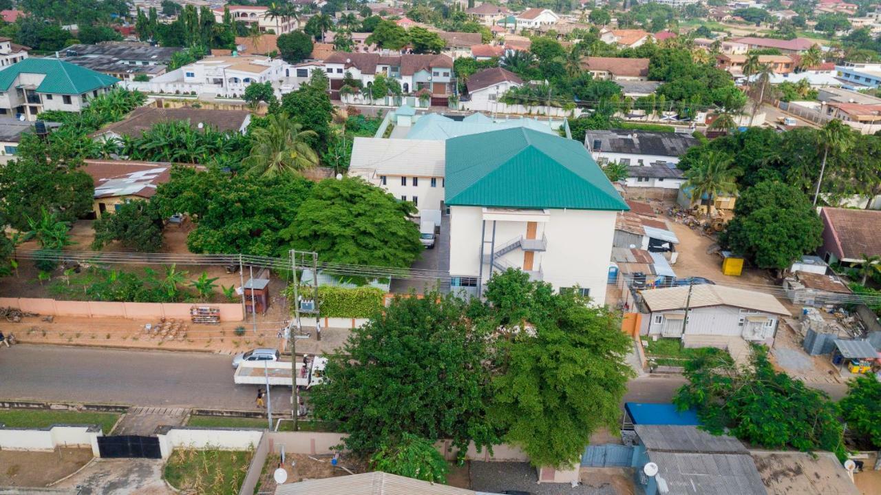 Monarch Hotel Accra Exterior photo