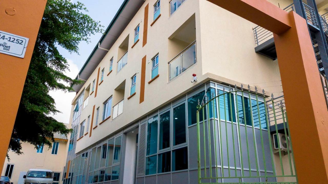 Monarch Hotel Accra Exterior photo